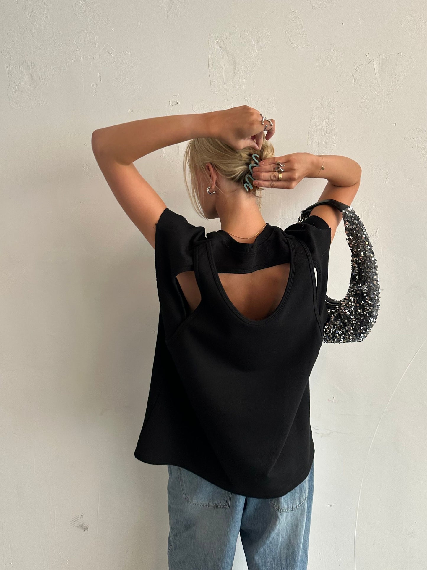Open Back Sleeveless Sweater Black