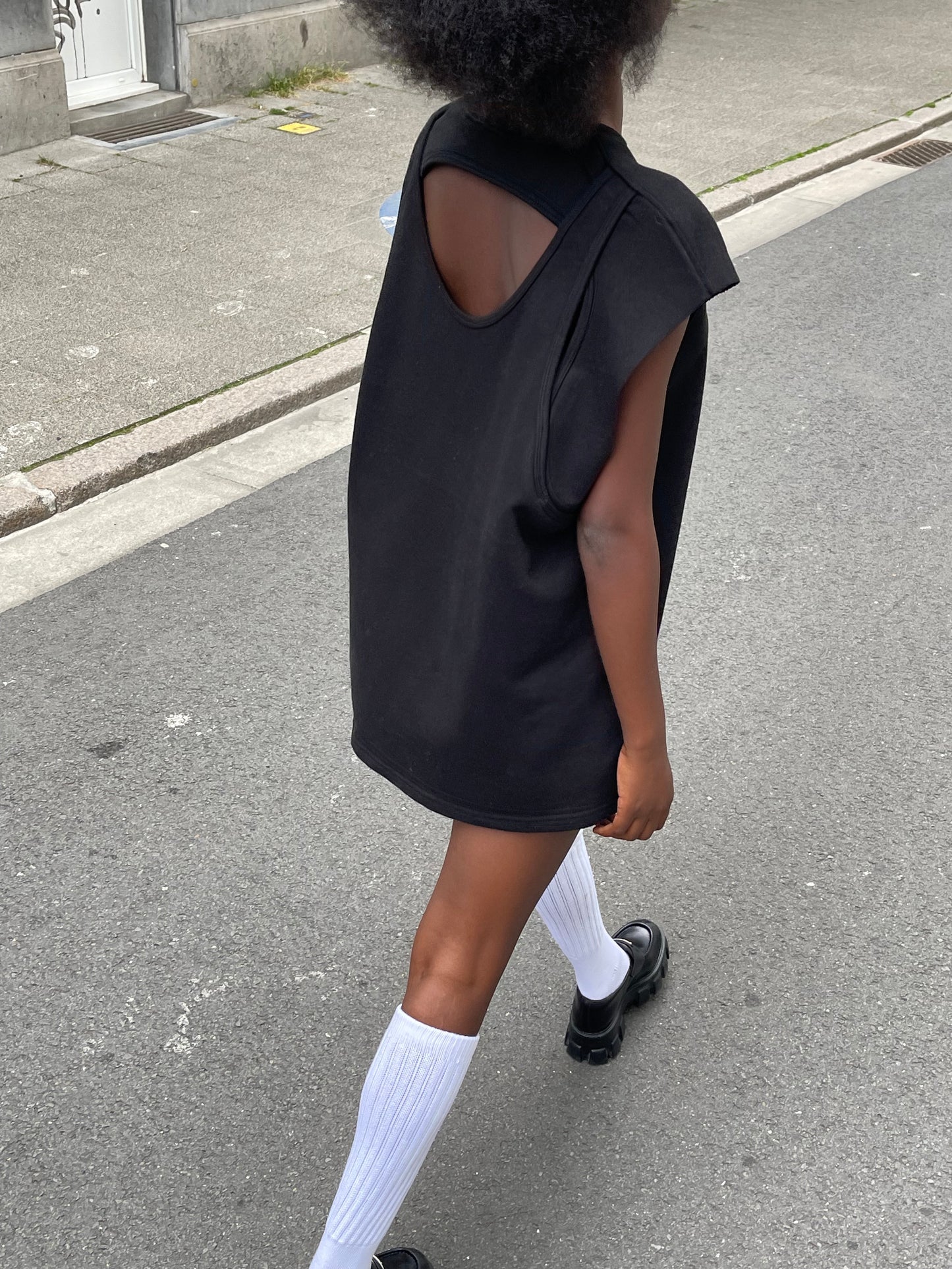 Open Back Sleeveless Sweater Black