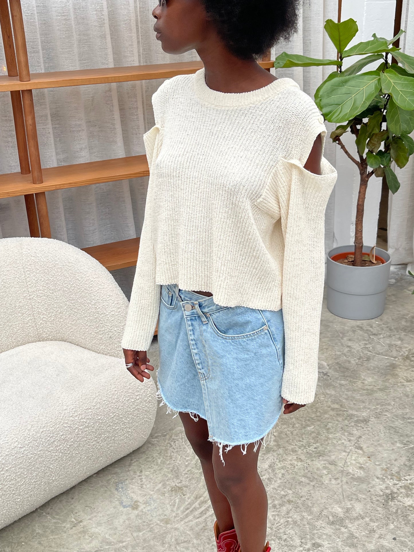 Buttoned Shoulder Knit Ivory