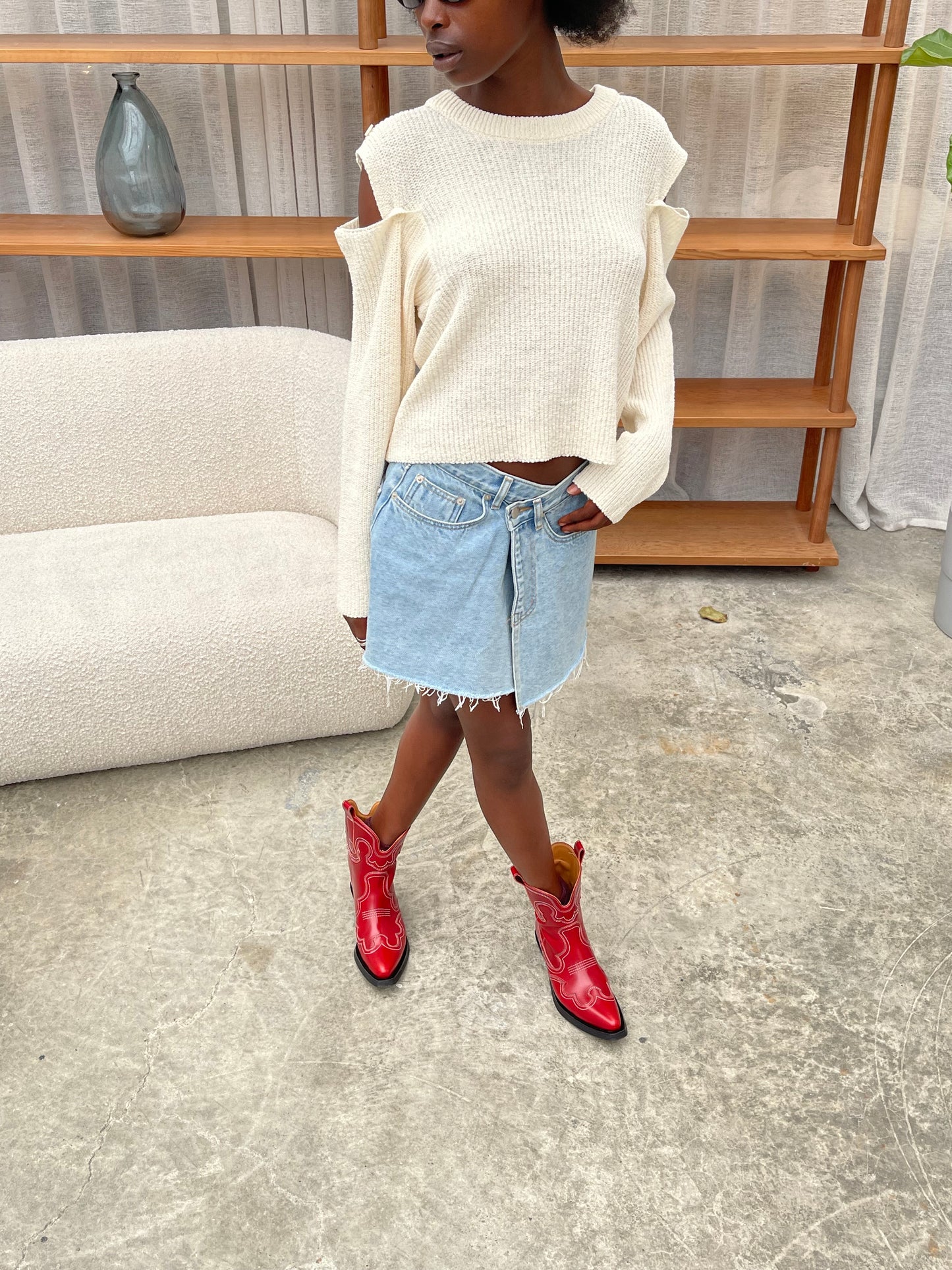 Buttoned Shoulder Knit Ivory