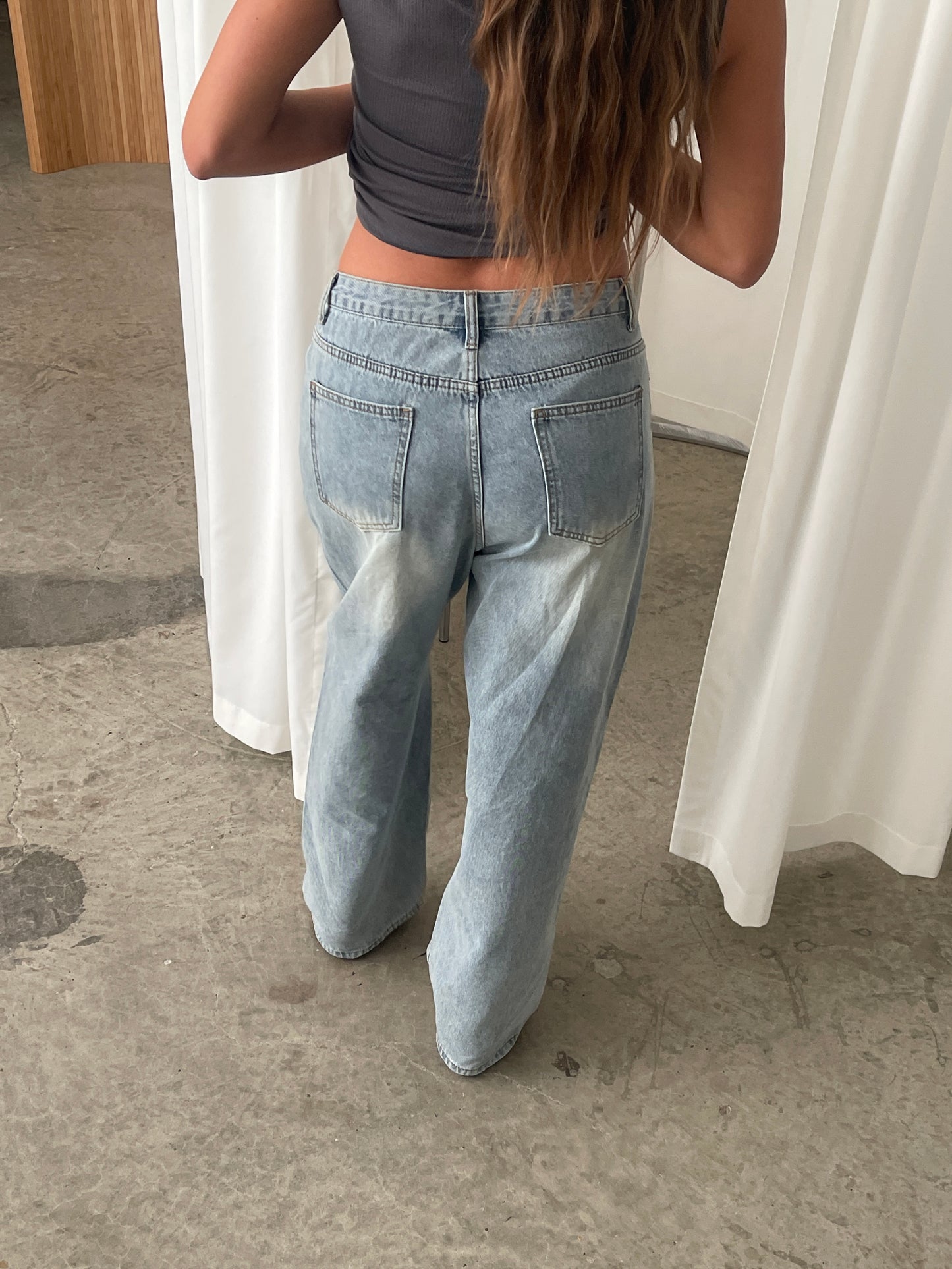 Relaxed Straight Leg Jeans Light Washed Blue