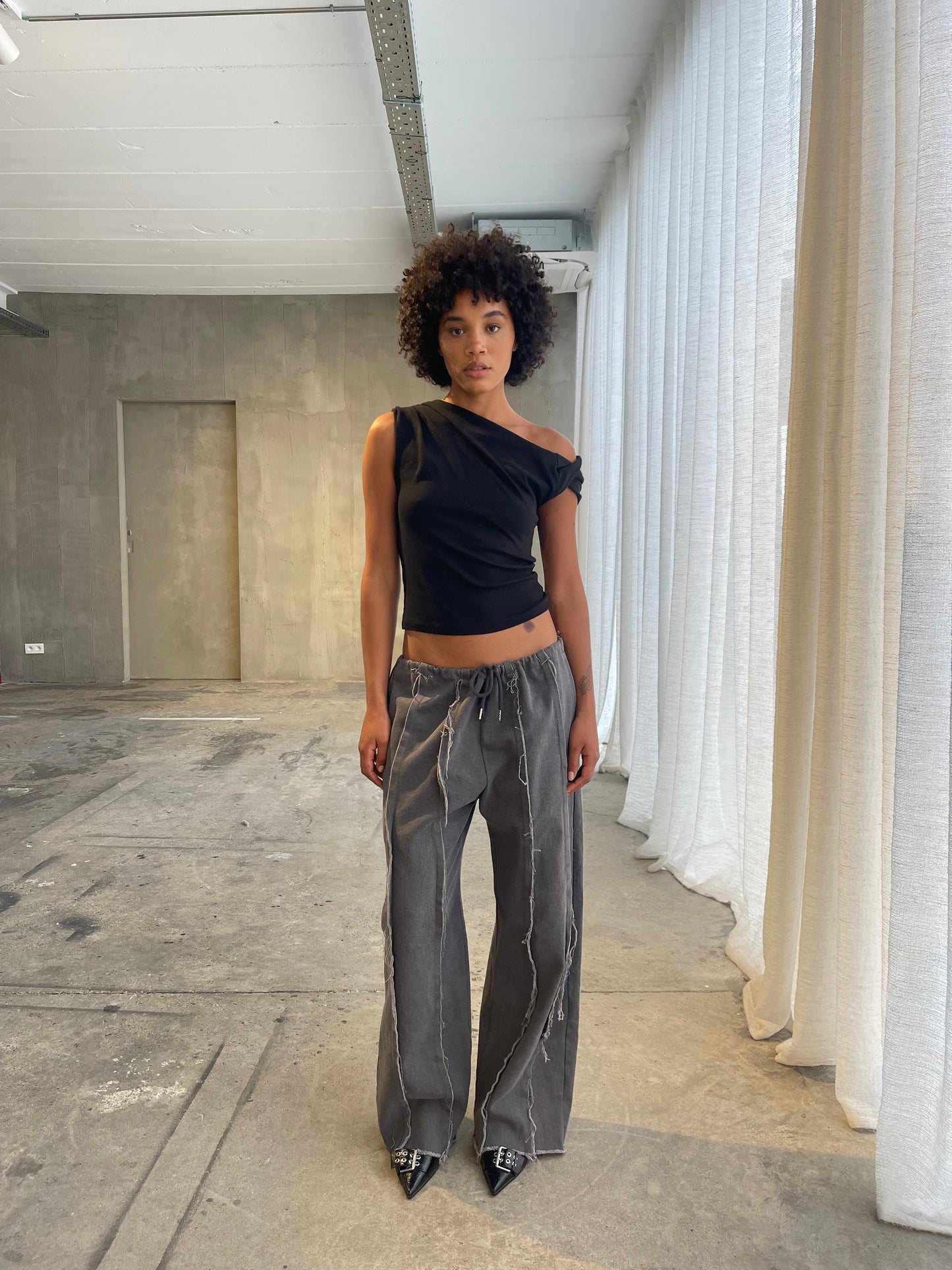 Jogginghose mit Fransen Grau