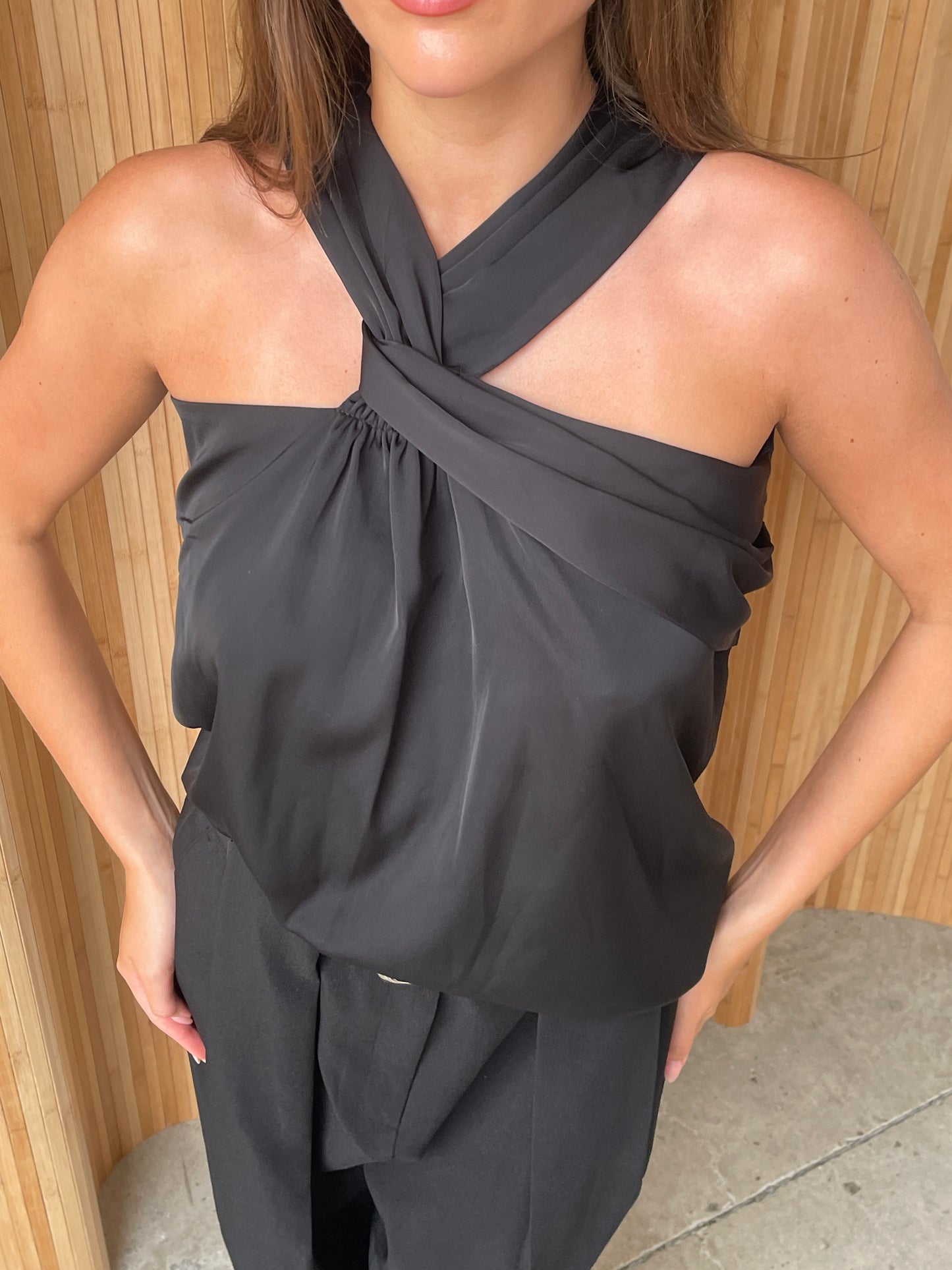 Front Twisted Loose Top Black