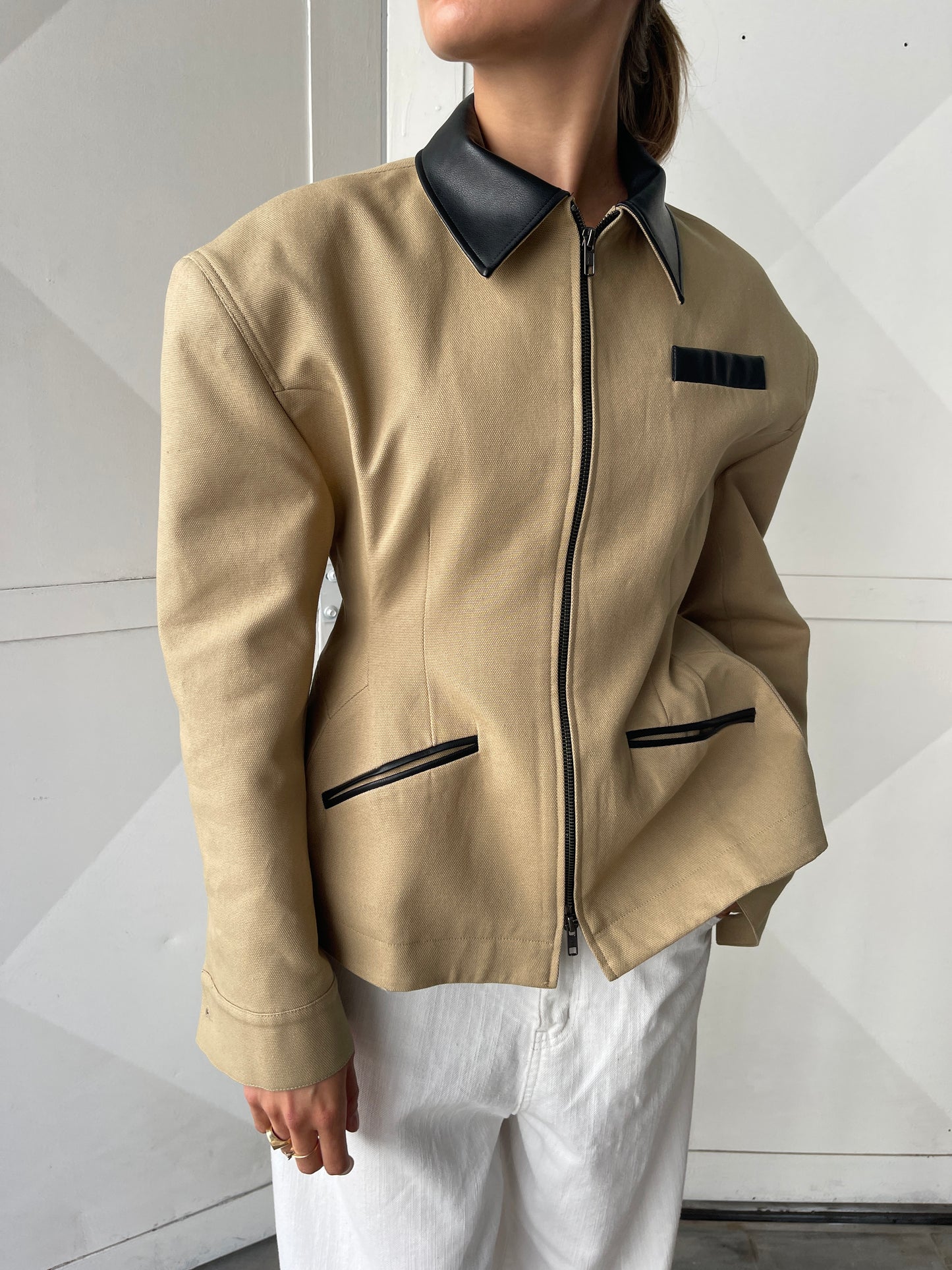 Contrast Collar Cinched Vest Camel