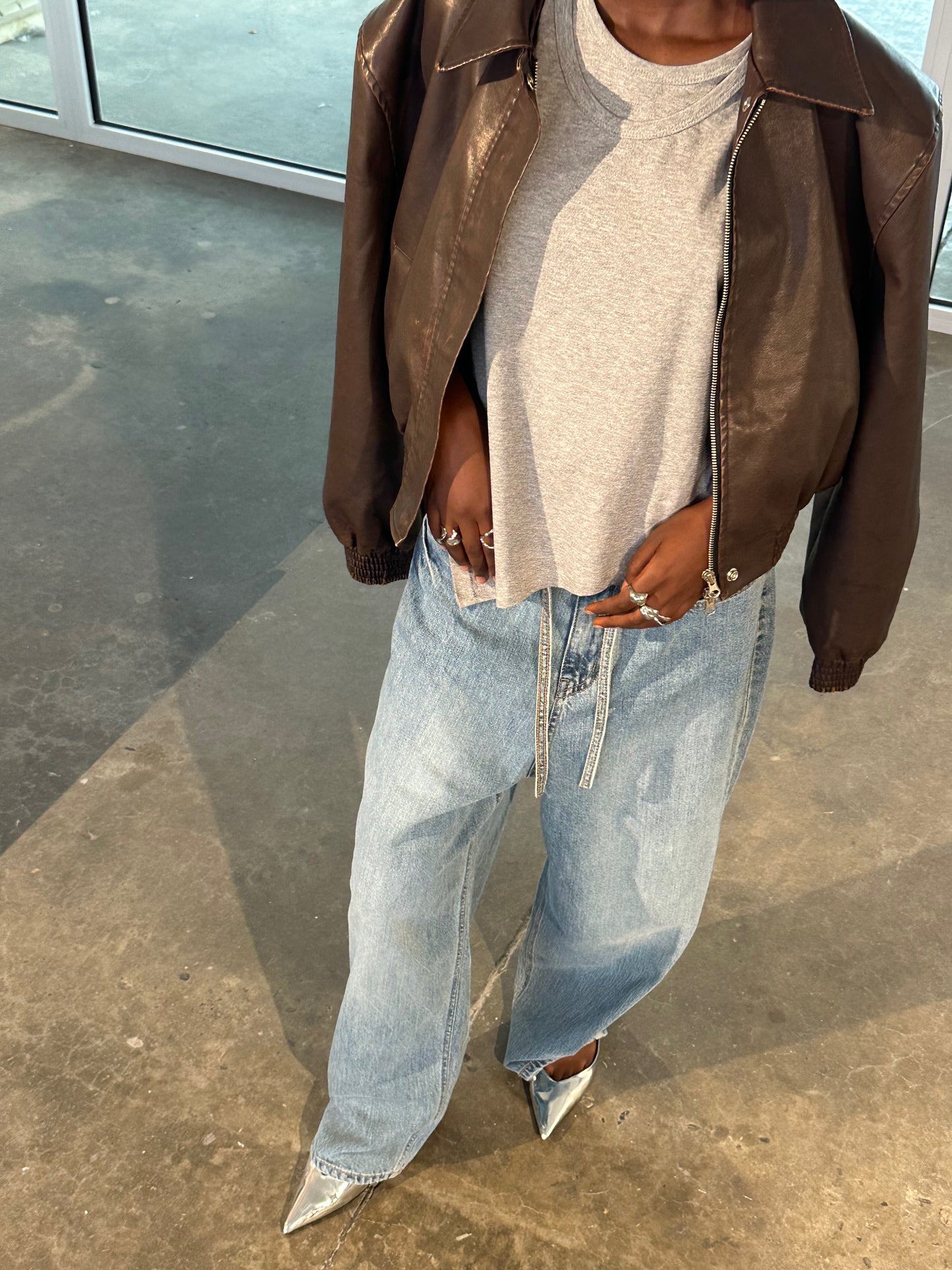 Mid Rise Belted Wide Jeans