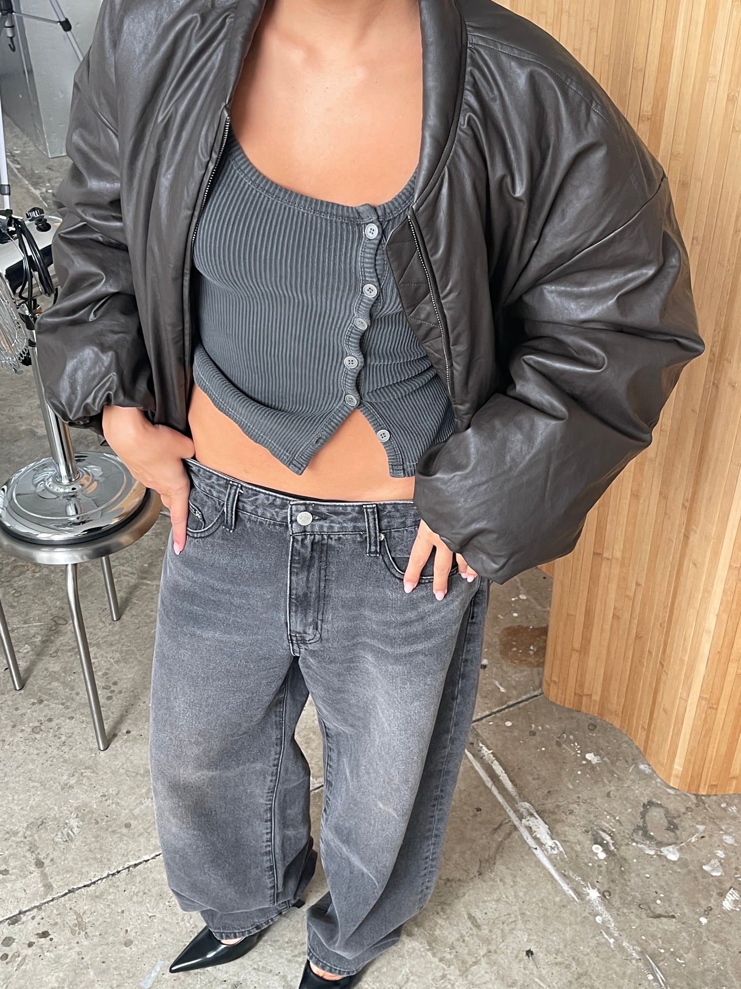 Side Button Ribbed Tank Charcoal