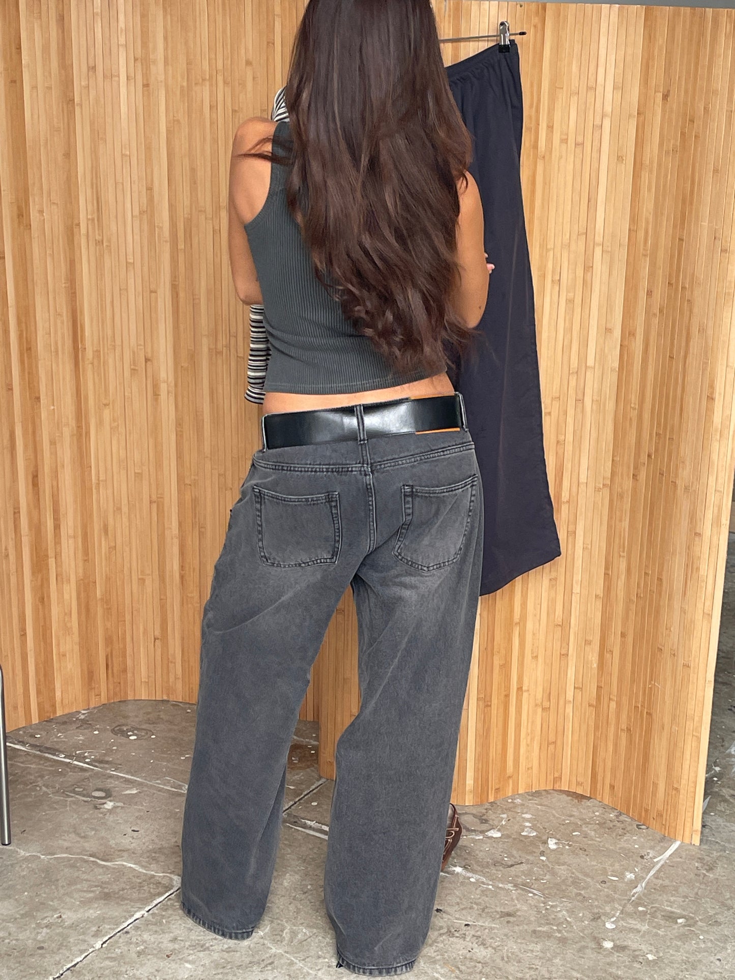 Side Button Ribbed Tank Charcoal