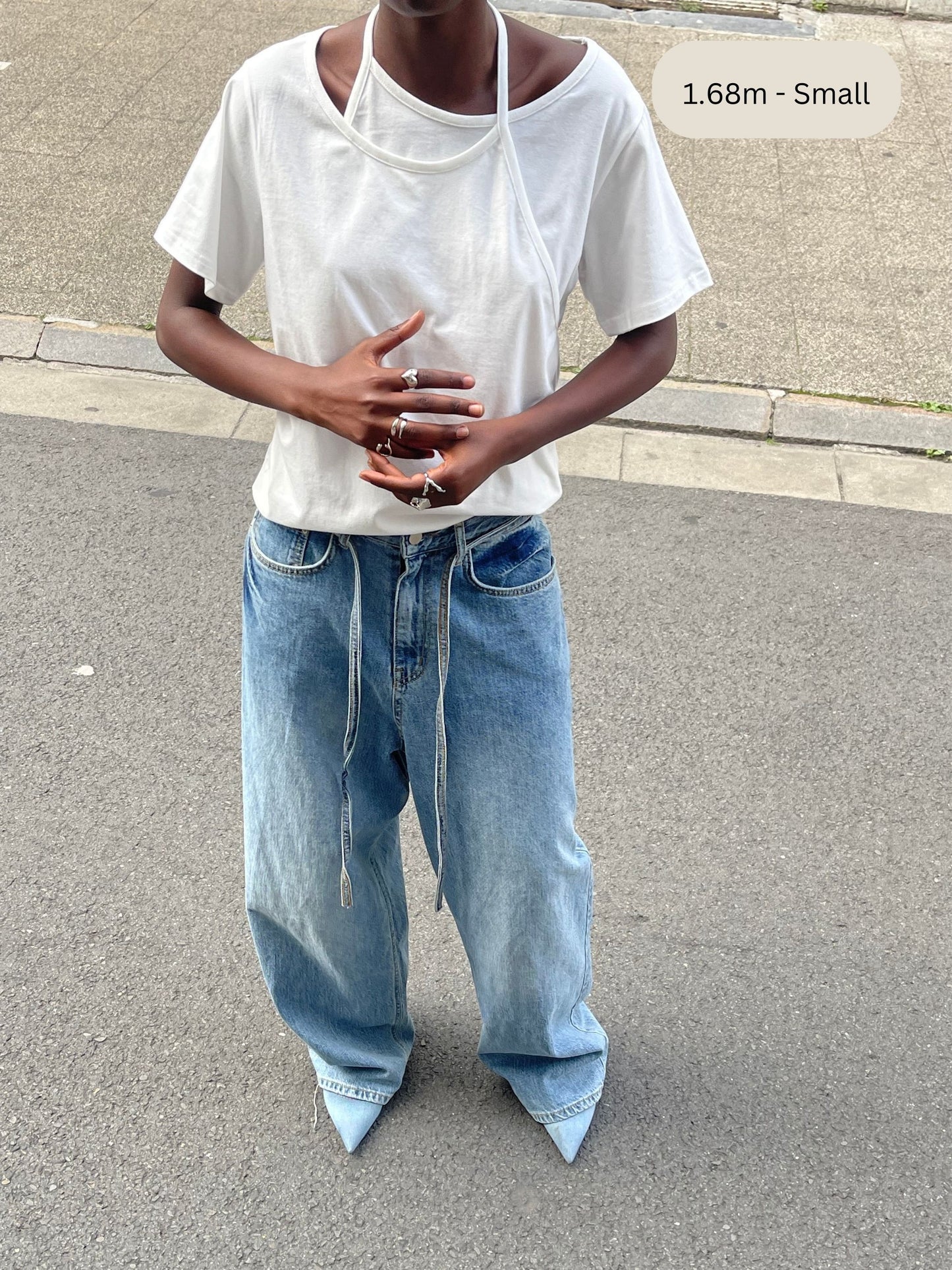 Mid Rise Belted Wide Jeans