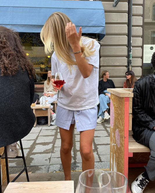 Gestreifter Shortsrock mit Knöpfen
