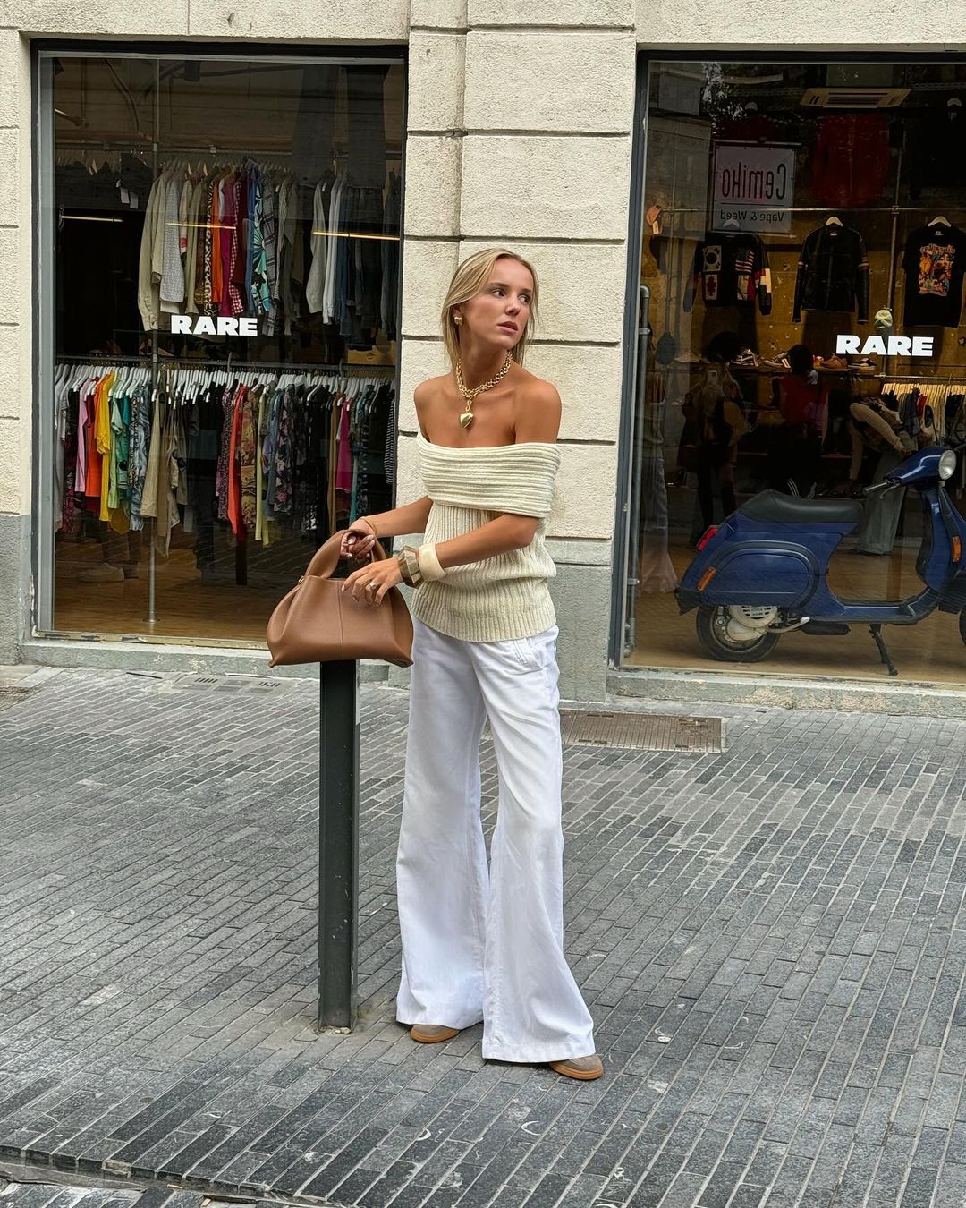 Off Shoulder Knitted Top Ivory – The Room Antwerp