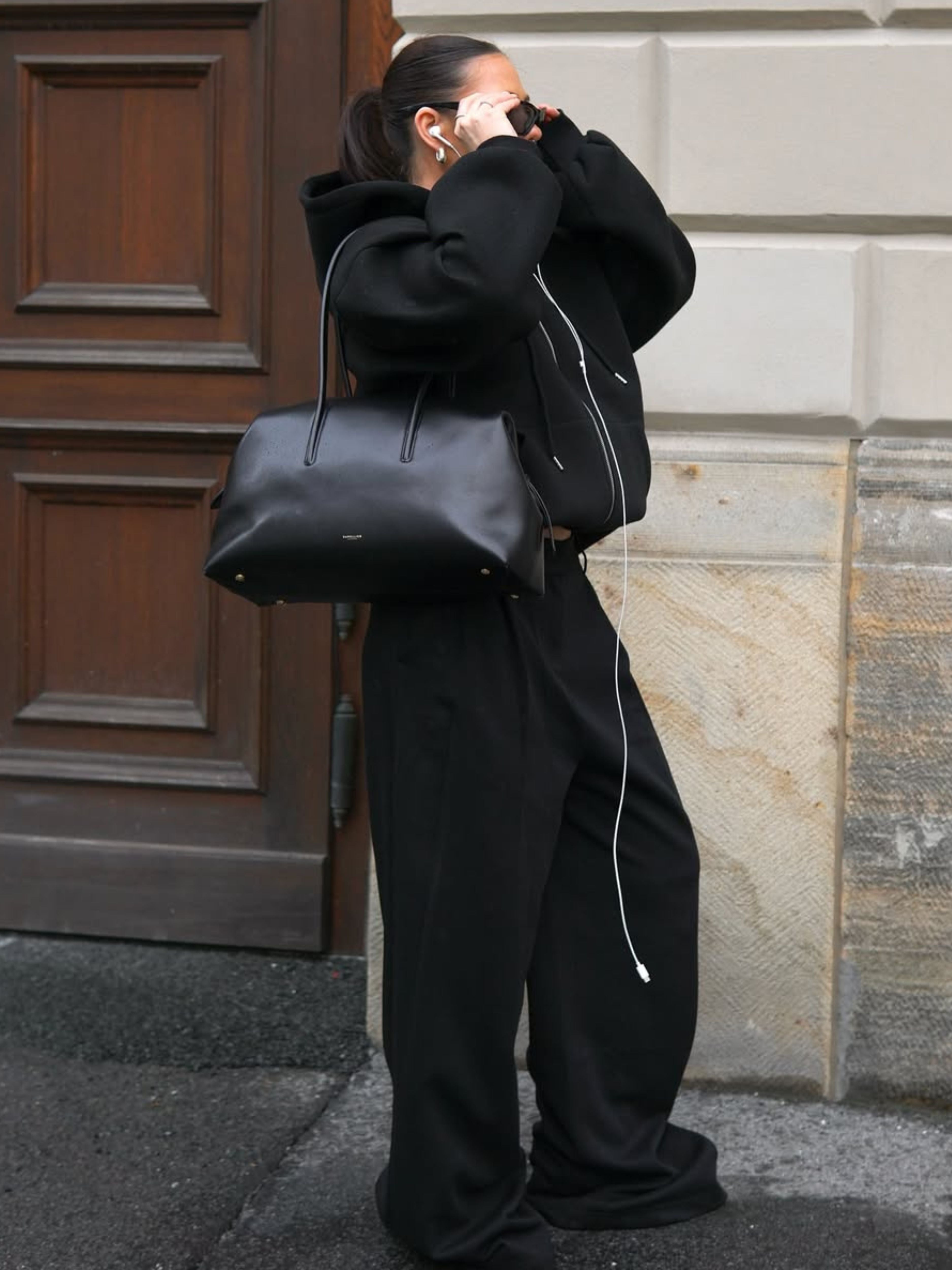 Oversized Hooded Vest Black – The Room Antwerp