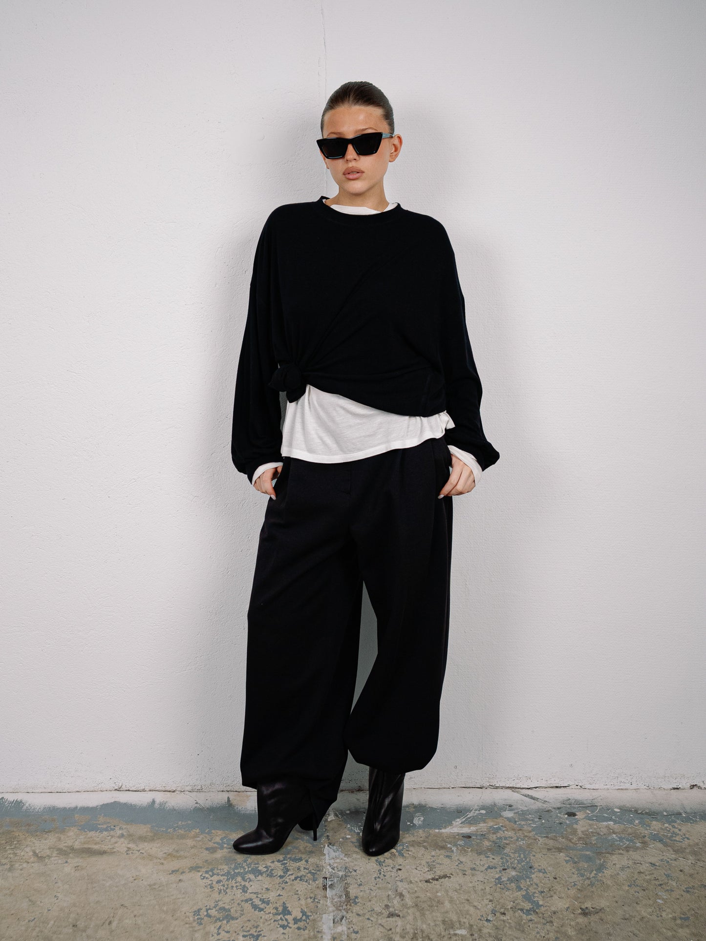 Front Pleated Jogger Pants Black