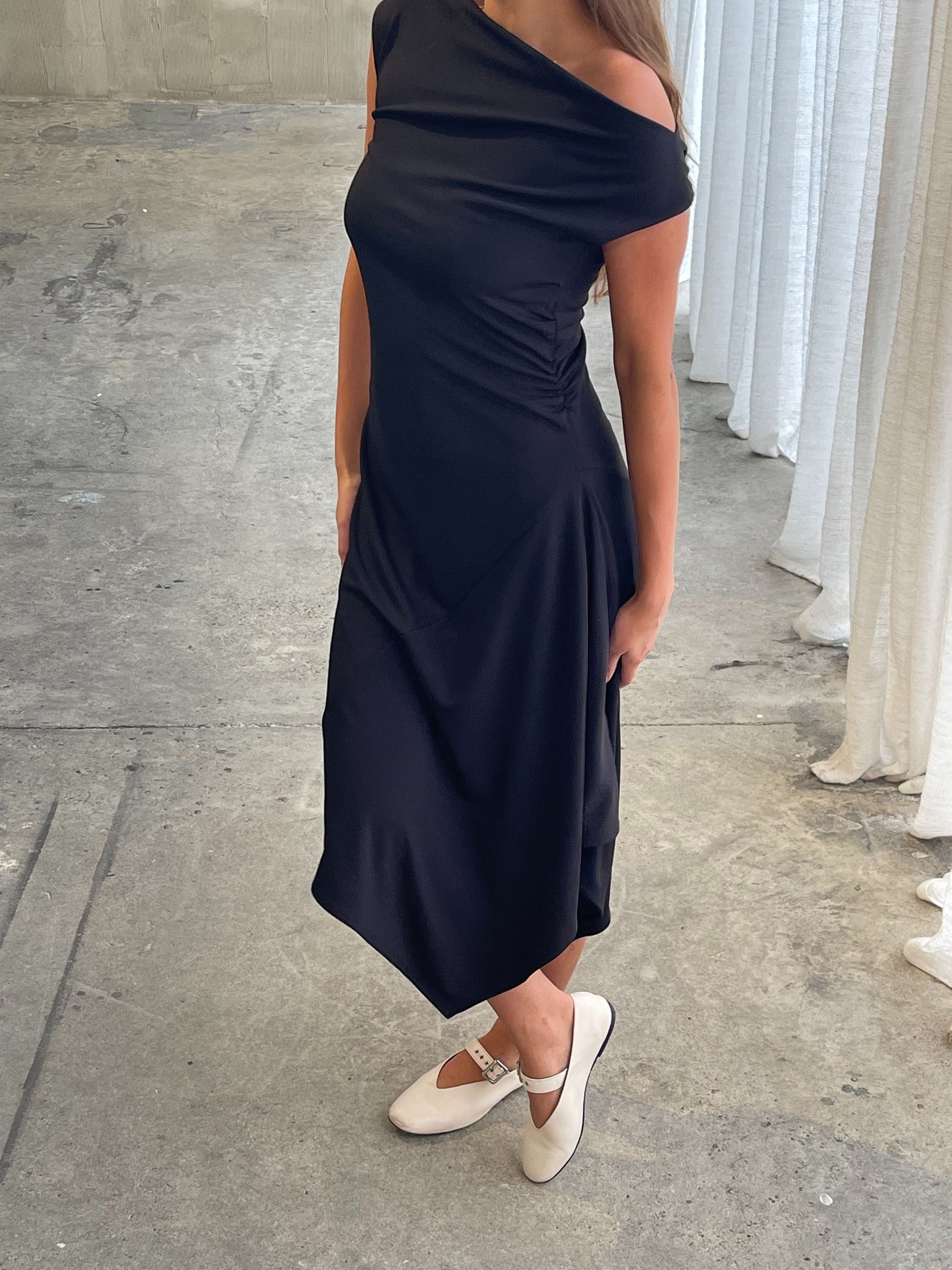 Off Shoulder Asymmetric Dress Black S/M Off Shoulder Asymmetric Dress Black S/M