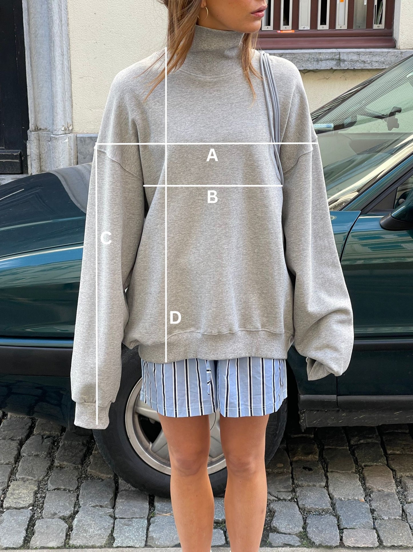 Übergroßer Rollkragenpullover Grau