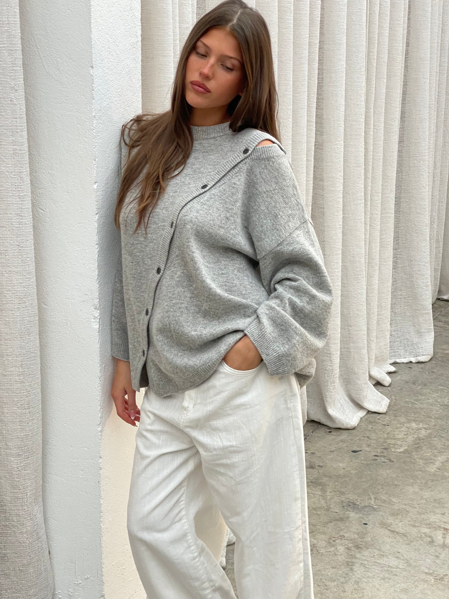 Diagonal Buttoned Loose Knit Light Grey