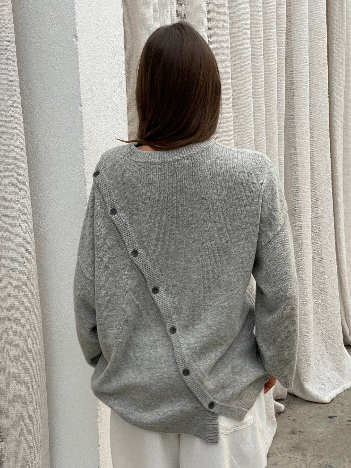 Diagonal Buttoned Loose Knit Light Grey