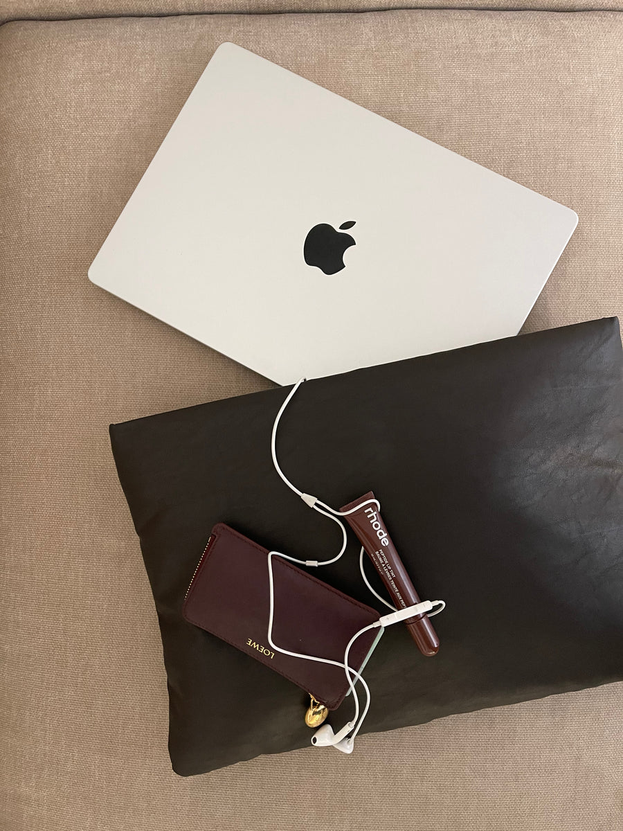 Puffy Oil Pouch Brown