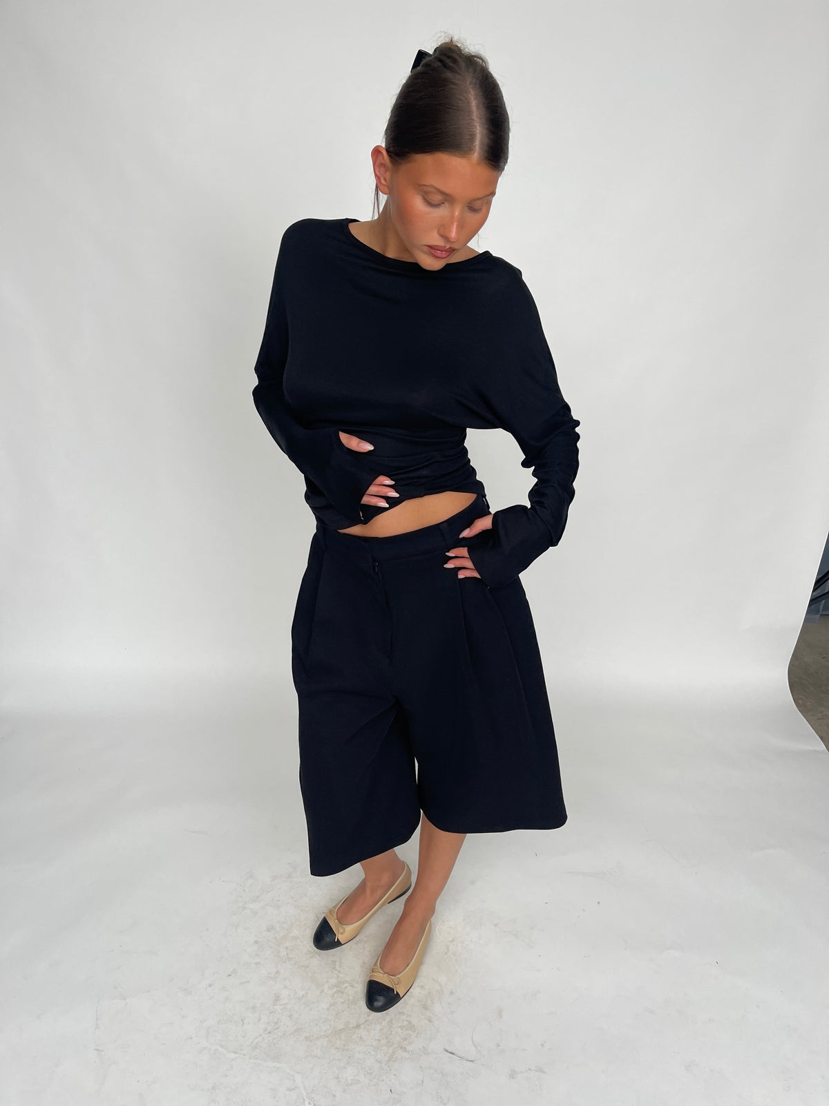 Front Pleated Jogger Shorts Black