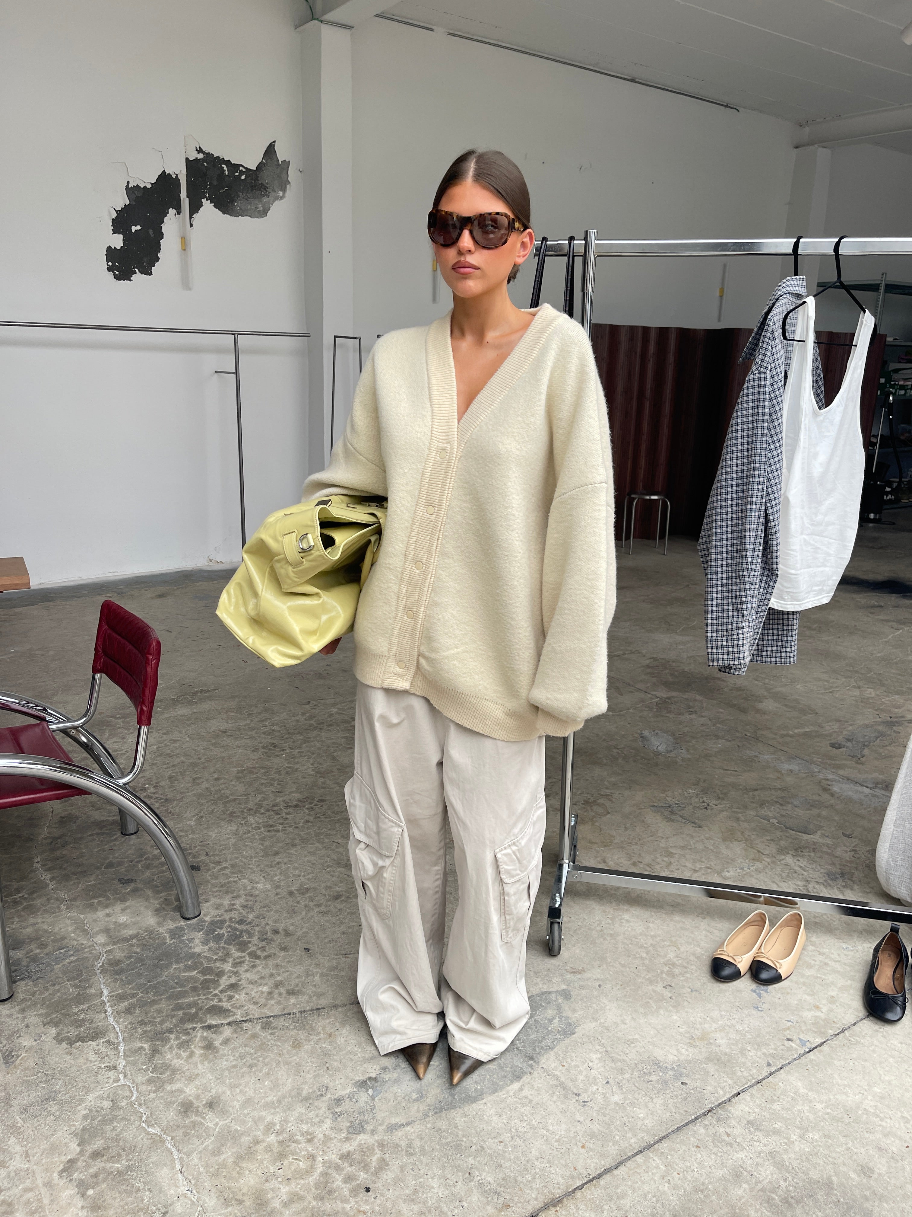 Oversized Press Button Cardigan Cream – The Room Antwerp