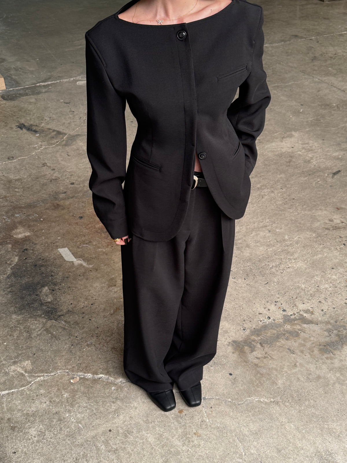 Front Pleated Belted Tailored Pants Black