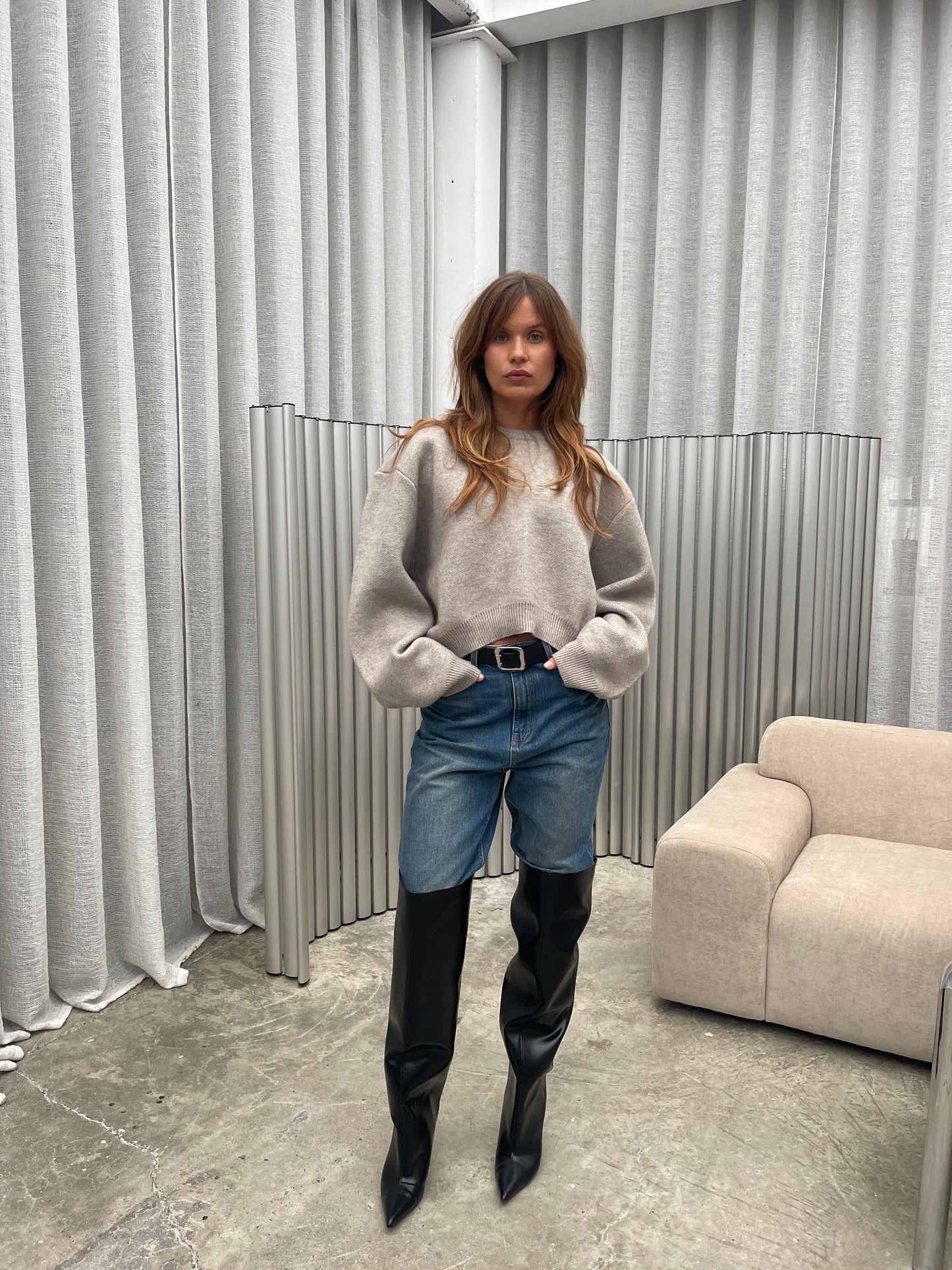 Oversized Cropped Knit Grey