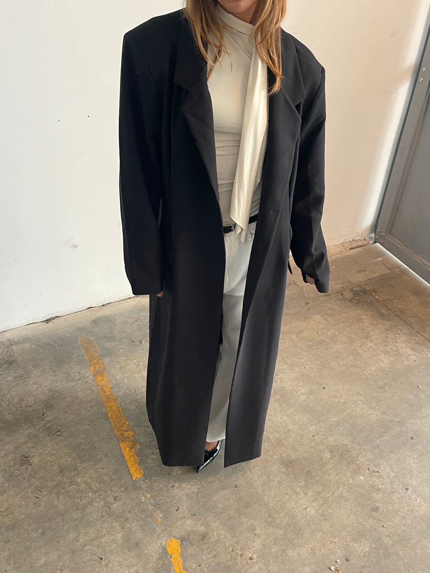 Oversized Pleated Lightweight Long Coat Black