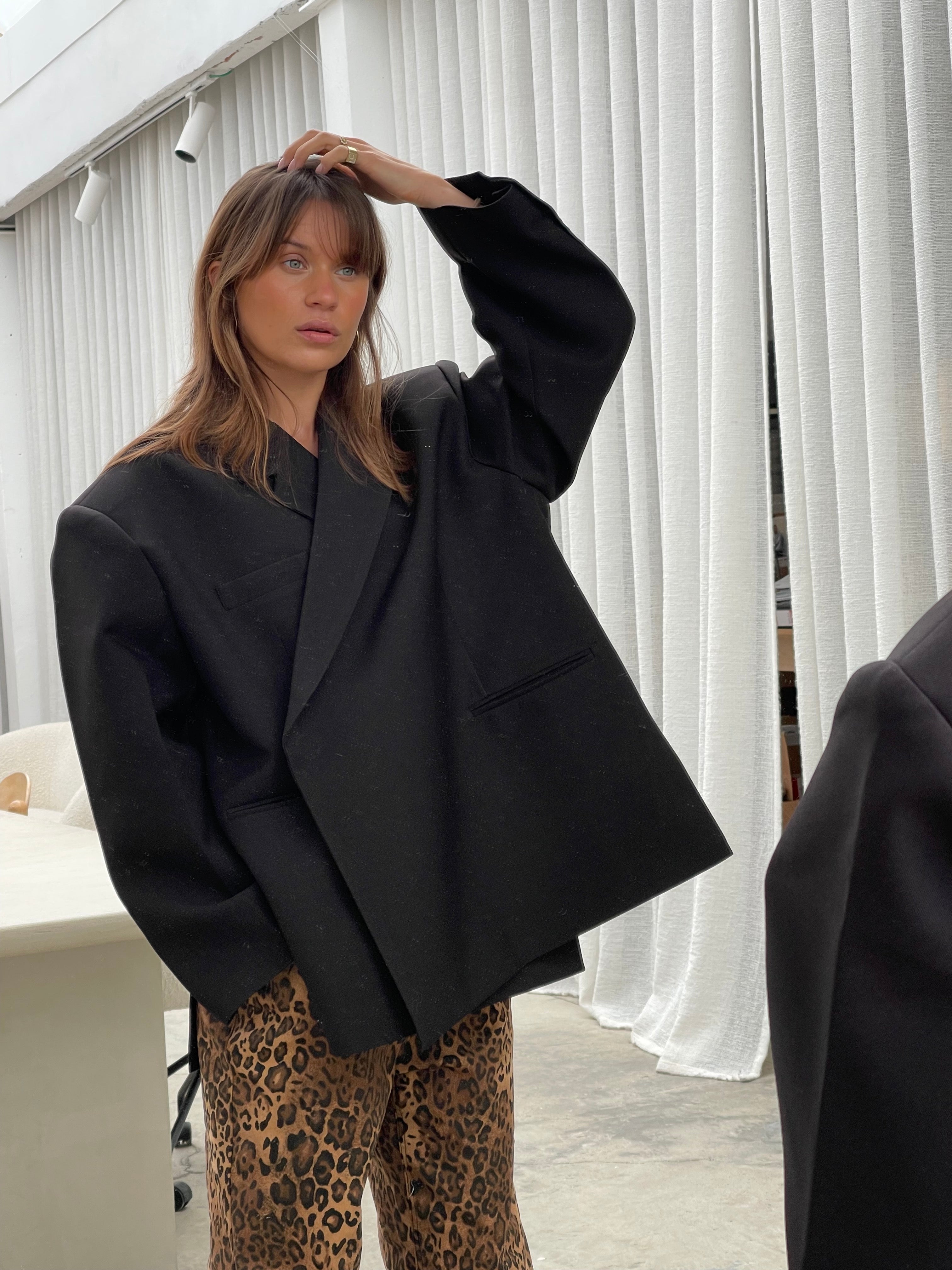 Oversized Side Slit Blazer Black – The Room Antwerp