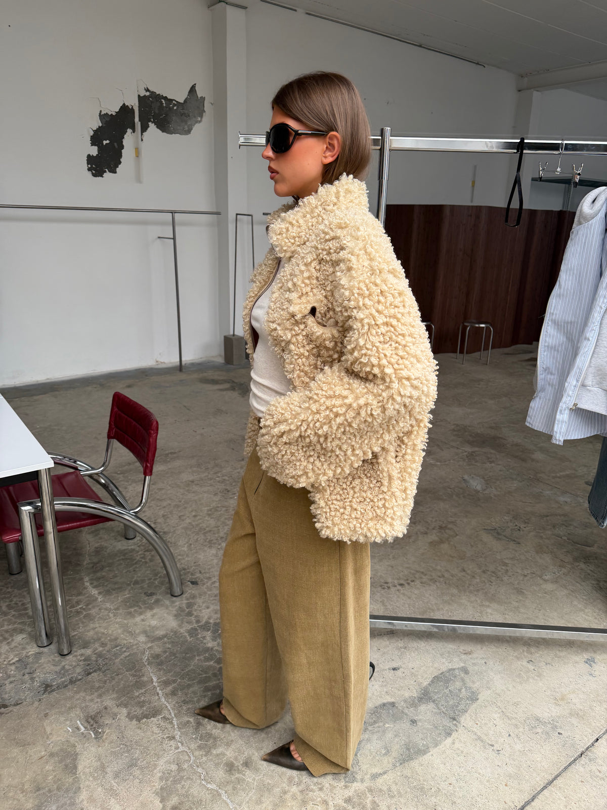 Zipped Loose Fit Curly Sheep Jacket Beige