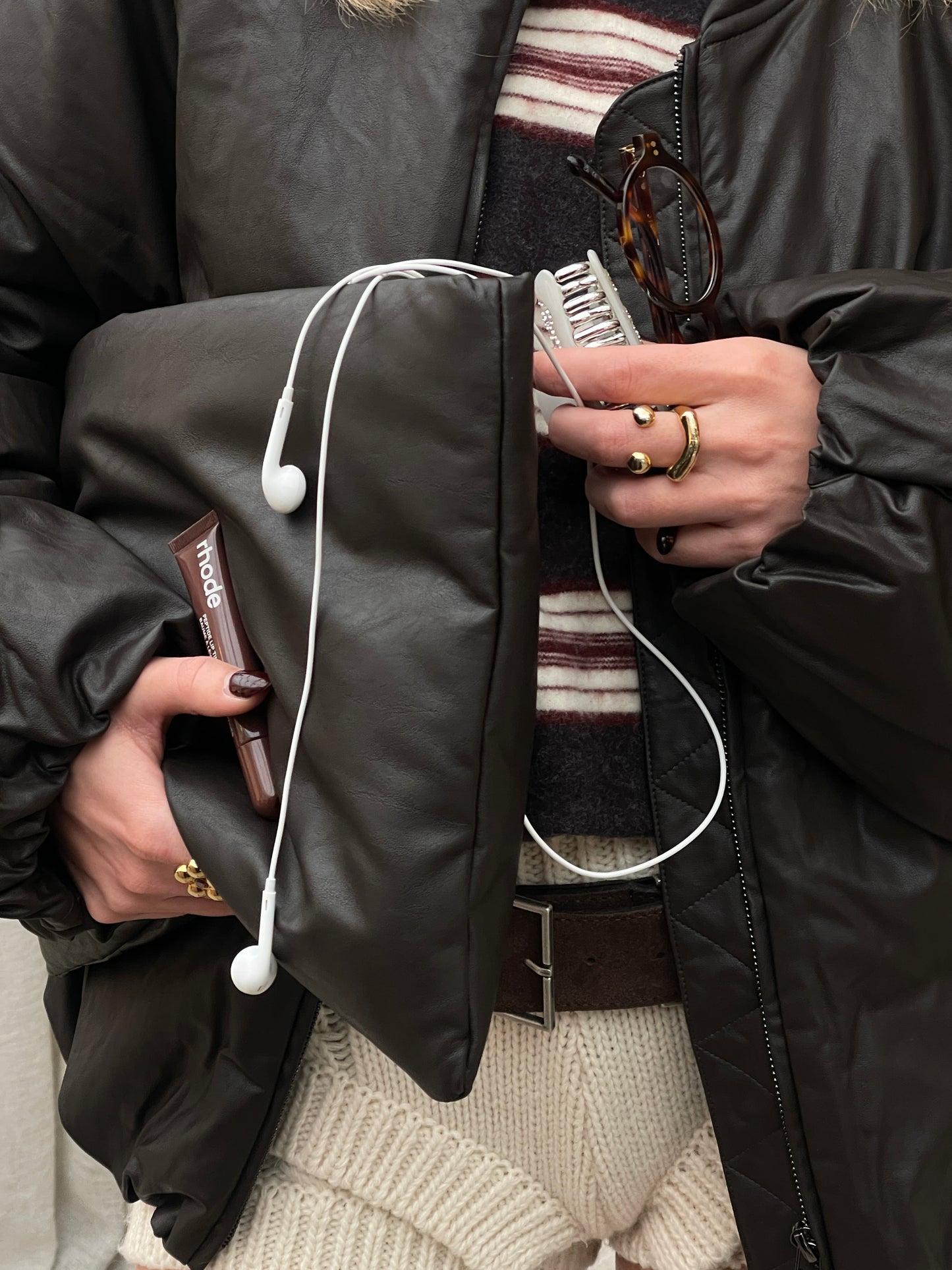 Puffy Oil Pouch Brown