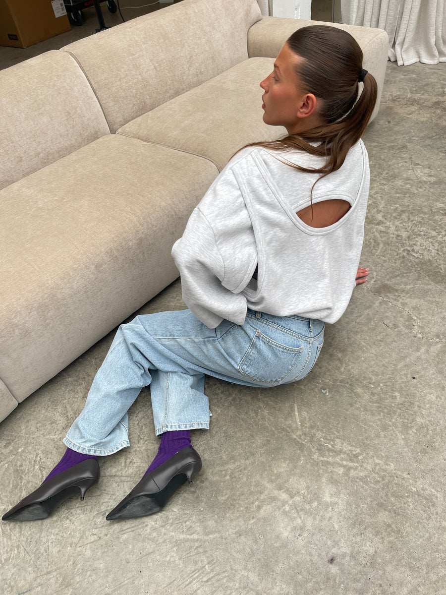 Gepolsterter Pullover mit offenem Rücken Grau Melange