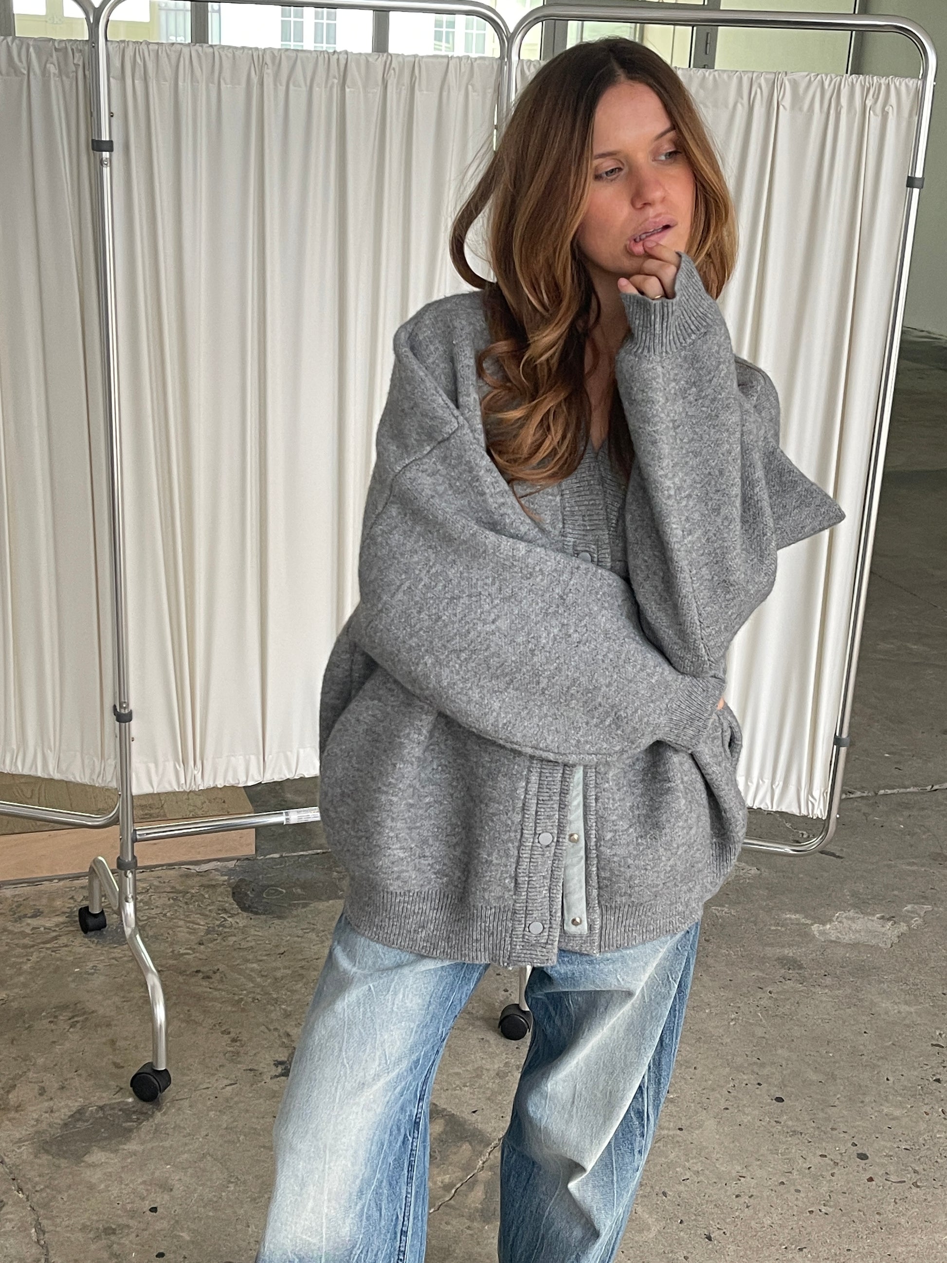 Oversized Press Button Cardigan Dark Grey – The Room Antwerp