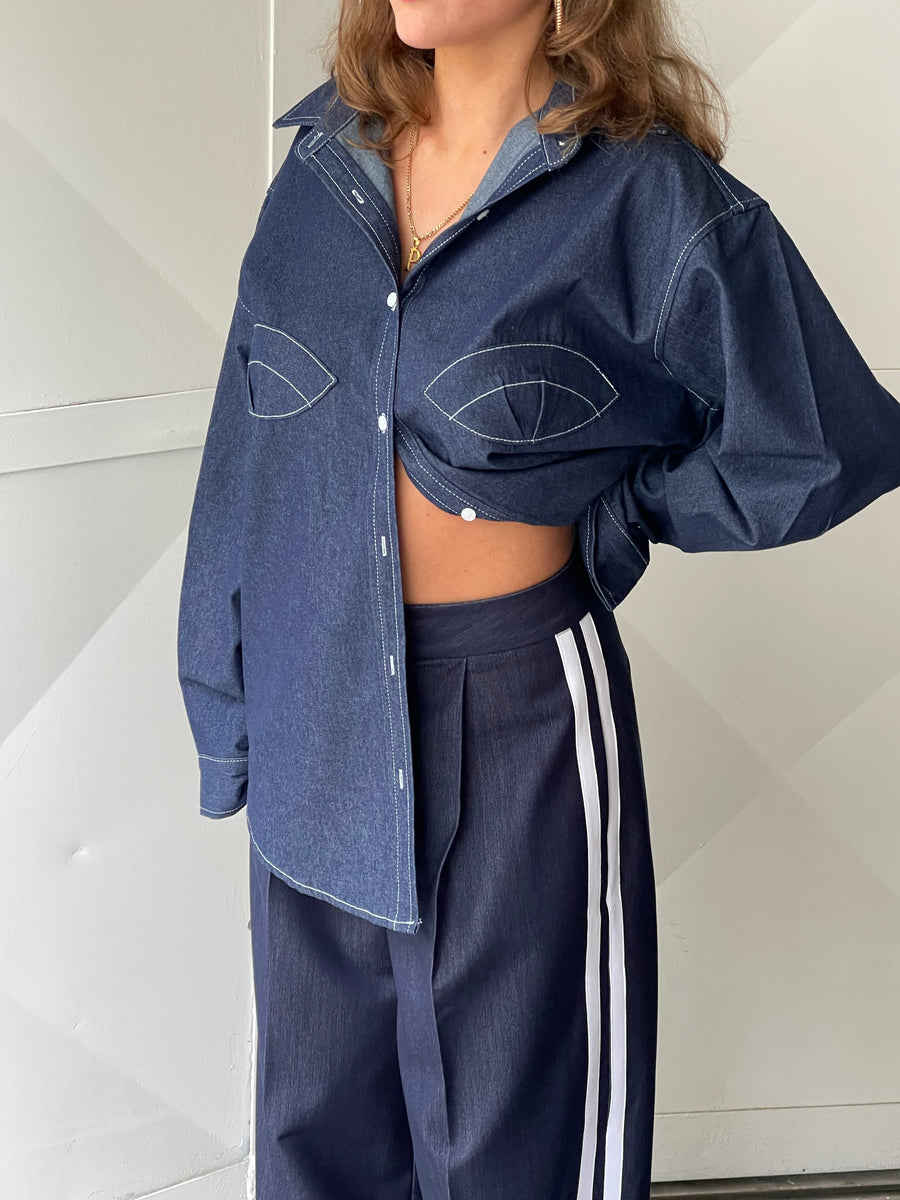 Gestreifte Jeanshose mit weitem Bein