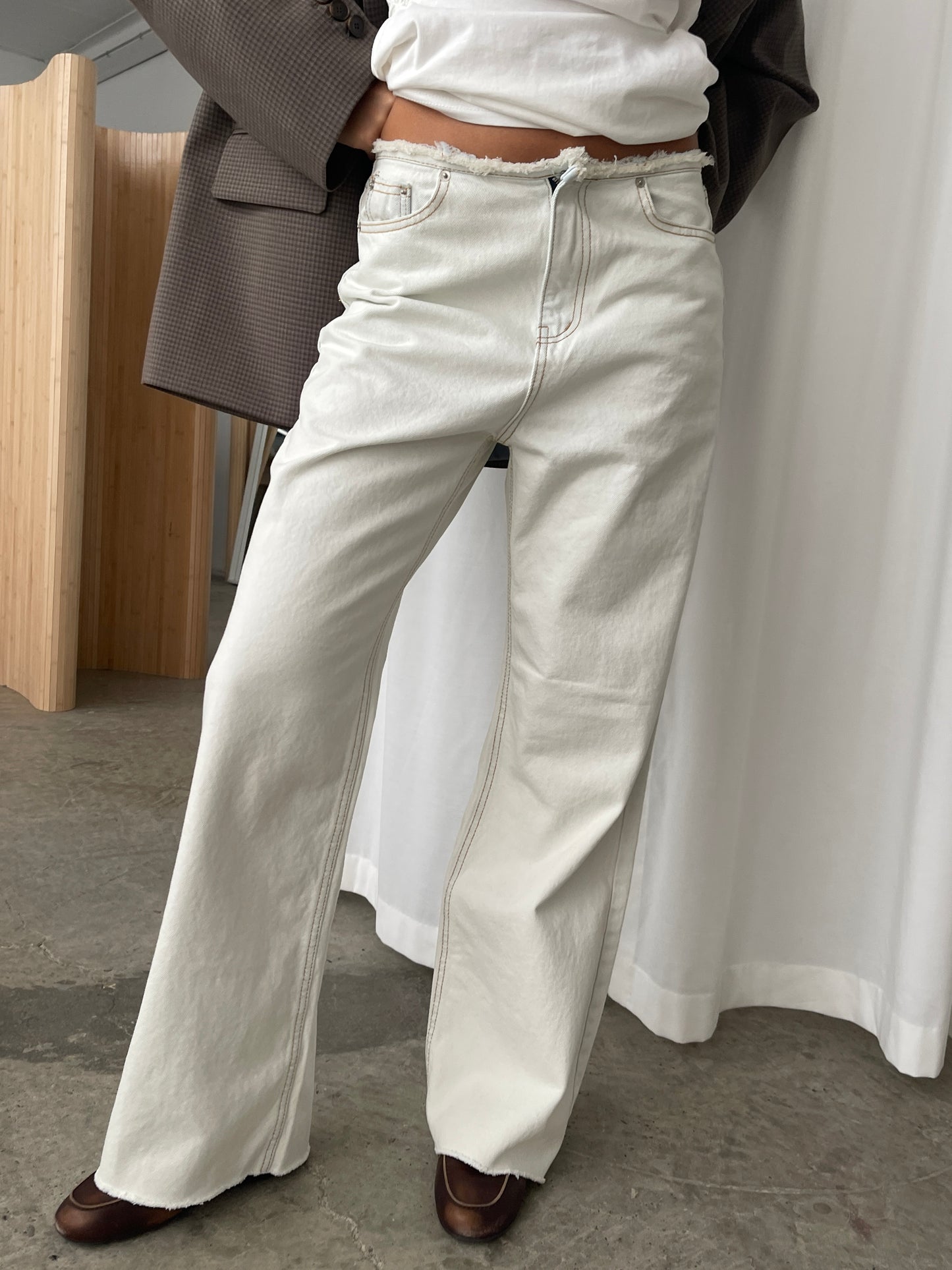 Iced Wash Low Waist Jeans