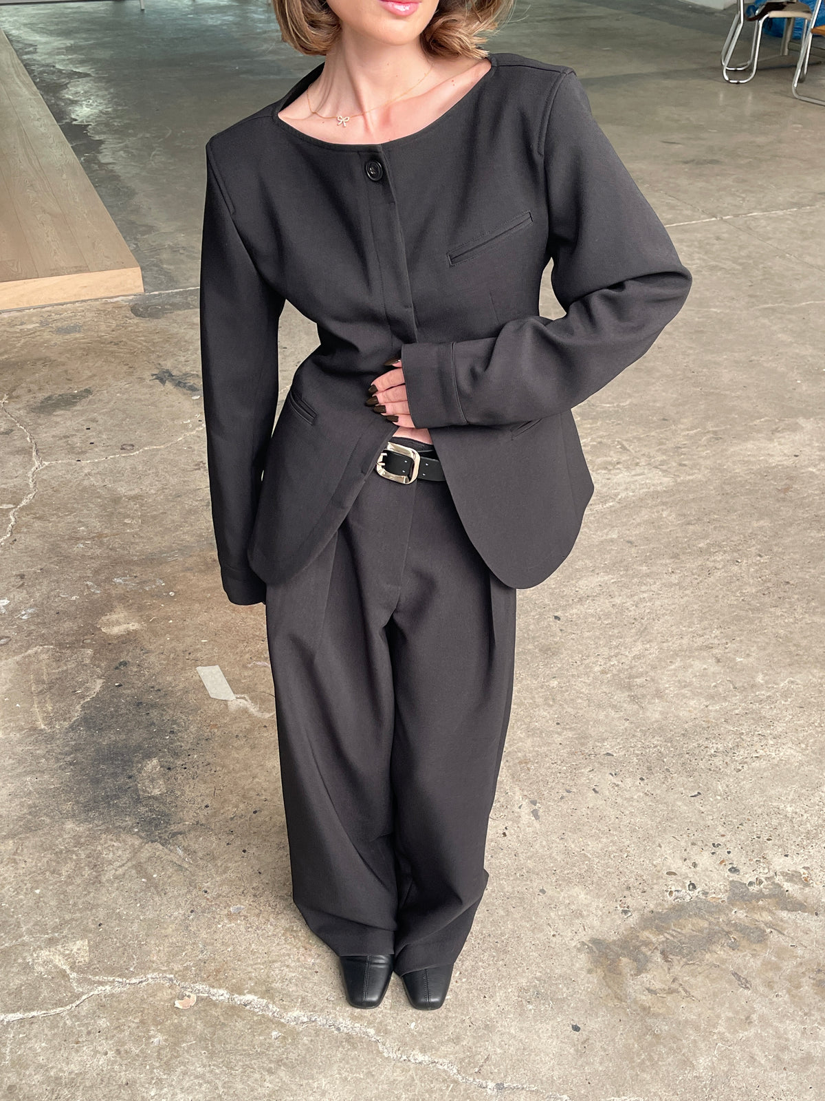 Front Pleated Belted Tailored Pants Black