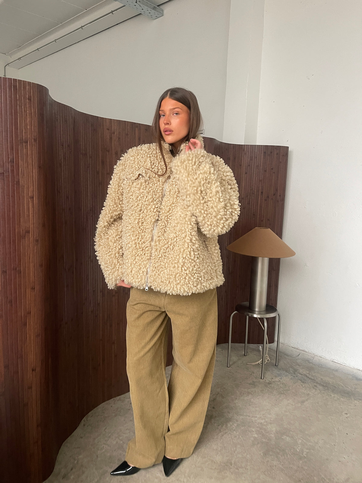 Zipped Loose Fit Curly Sheep Jacket Beige
