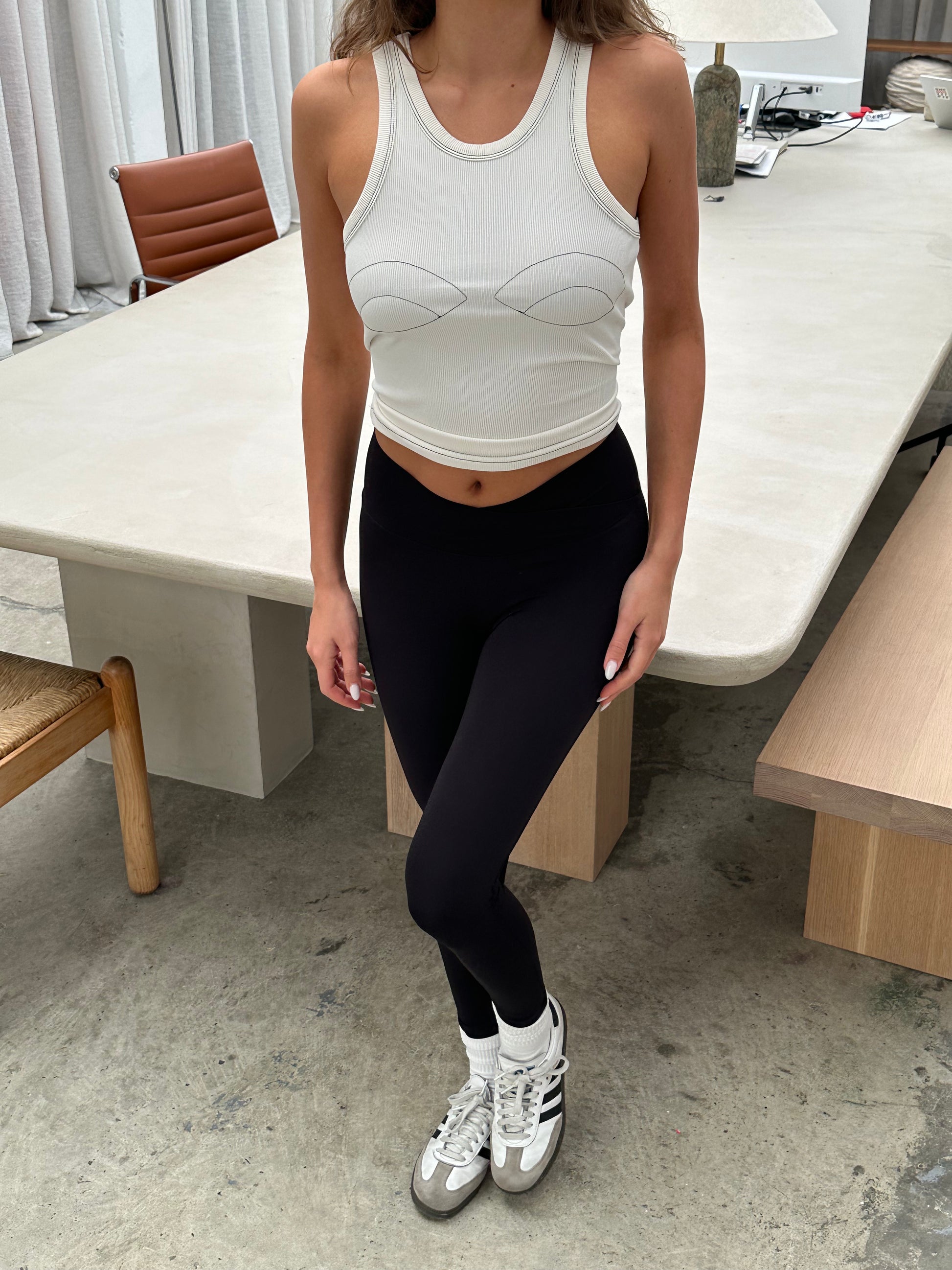 Criss Cross Waistband Leggings – The Room Antwerp