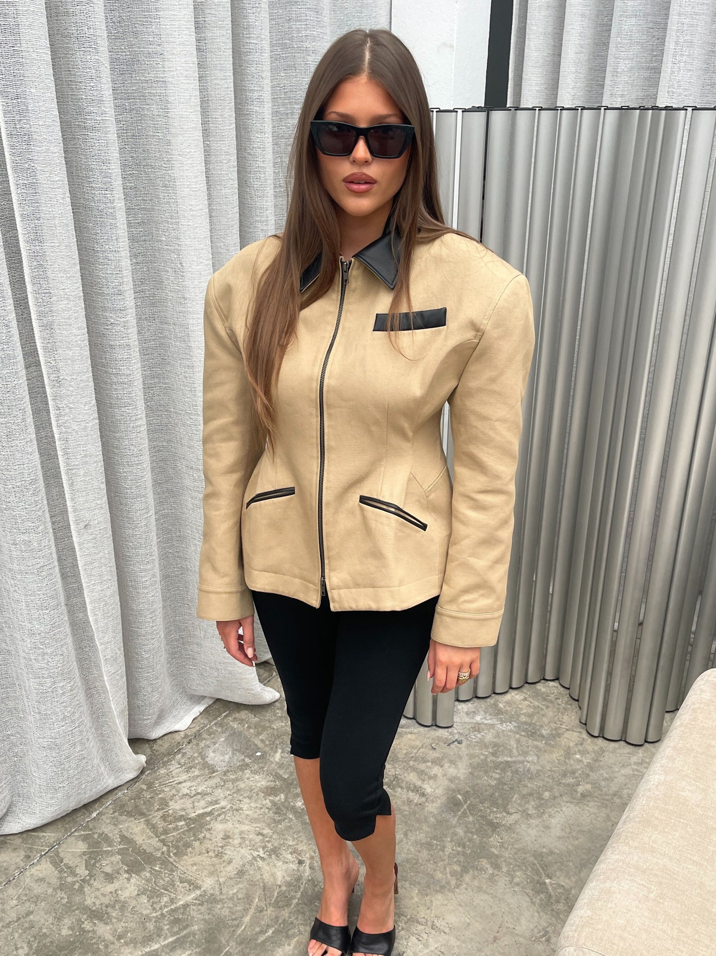 Contrast Collar Cinched Vest Camel