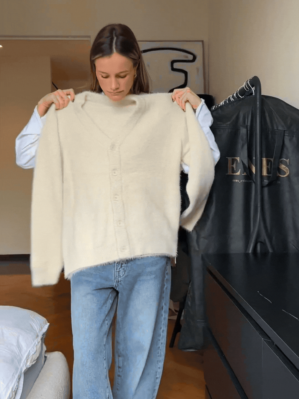 Buttoned Fluffy Soft Cardigan Ivory – The Room Antwerp