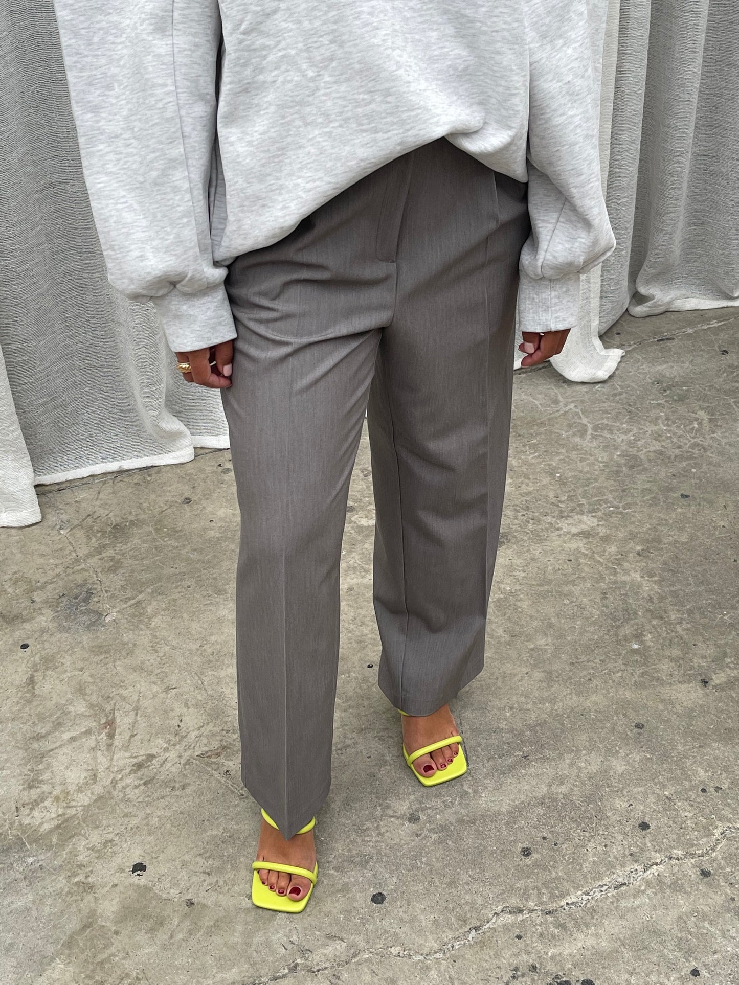 Essential Classic Straight Pants Grey